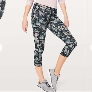 Lululemon speed up crop 21”